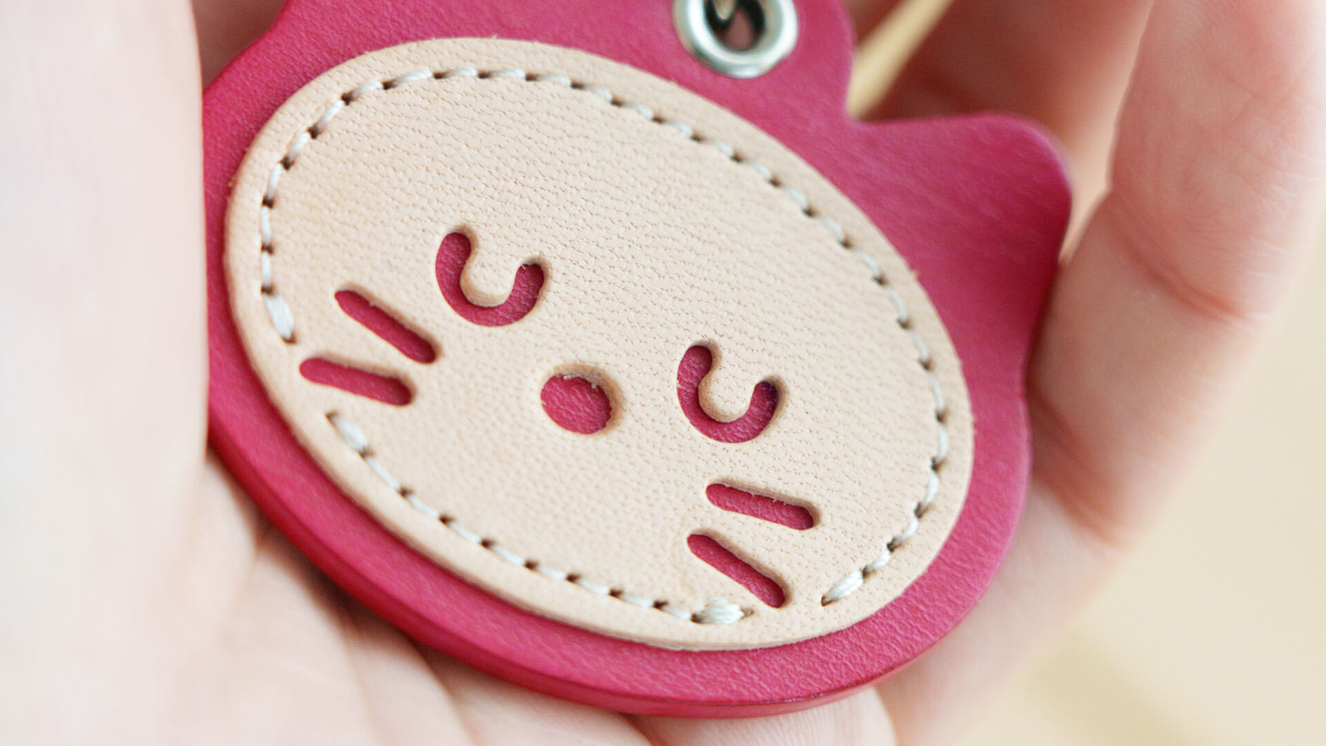 本革チャーム「maru」