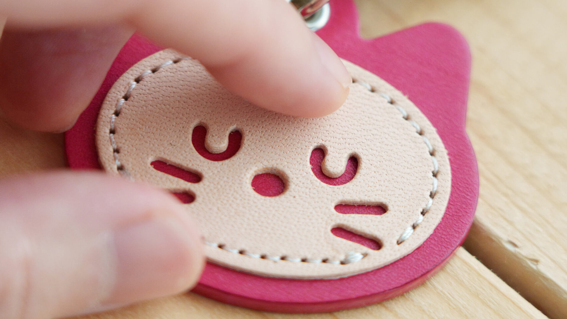 本革チャーム「maru」